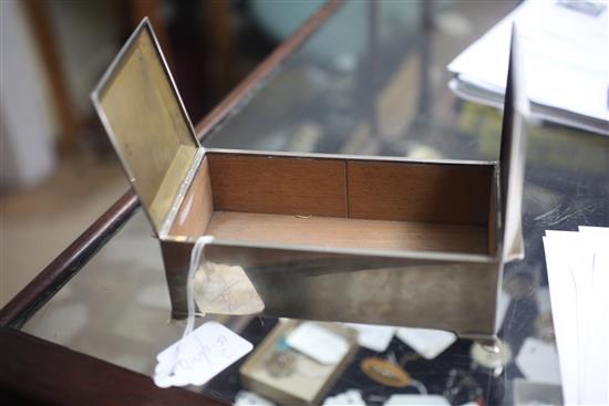 A stylish George V silver double lidded cigarette box, gross 17.5 oz.